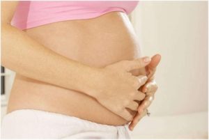 В какой части живота ощущаются первые шевеления при беременности