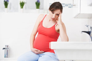 Тошнит на второй неделе беременности