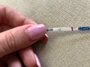 Тест на беременность положительный но пошли месячные с задержкой