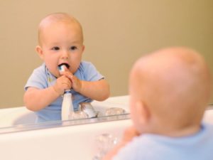 Когда Ребенку Начинать Чистить Зубы Ребенку Комаровский