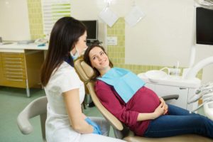 Крошатся зубы во время беременности