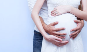 К чему снится трогать живот беременной и чувствовать шевеление ребенка