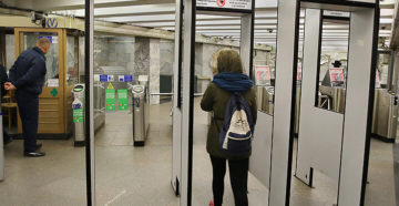 Можно ли беременным проходить через рамку металлоискателя в метро