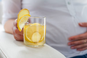Можно ли беременным пить чай с лимоном