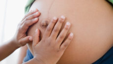 Когда начинает шевелиться ребенок при 2 беременности у полных женщин